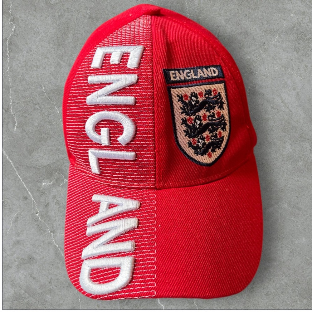 ✅England Football Club with 3D Embroidery and Crest Patch - Picture 1 of 16